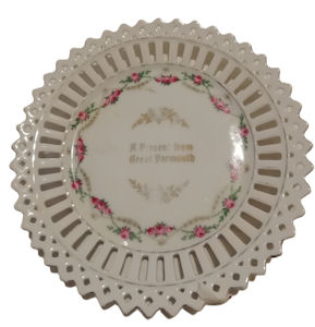 Ceramic Lace Plate - Great Yarmouth